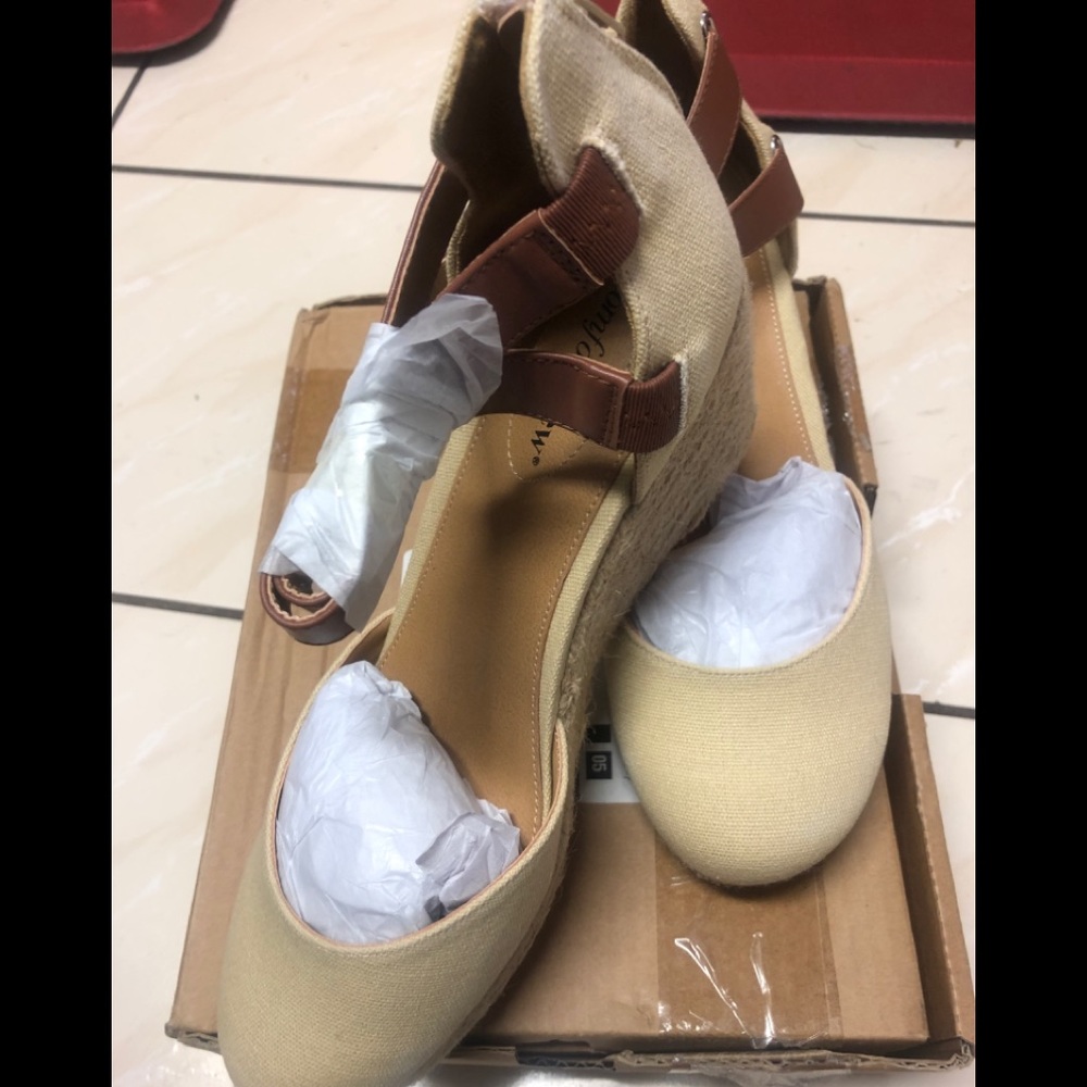 Espadrille w/back zipper and leather straps 10W